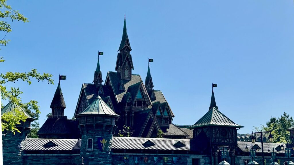 ファンタジースプリングス内のアレンデール城