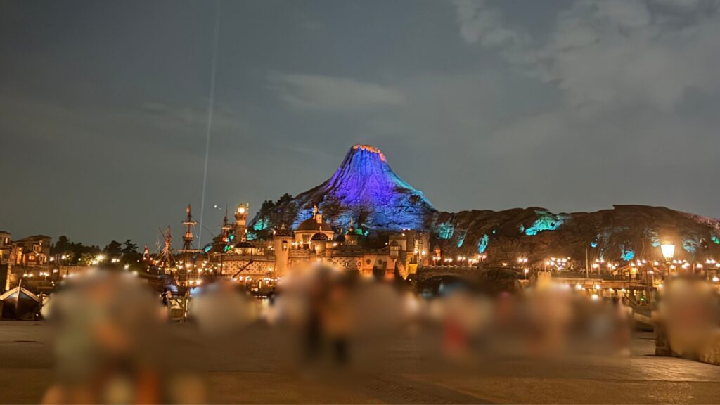 プロメテウス火山の夜景