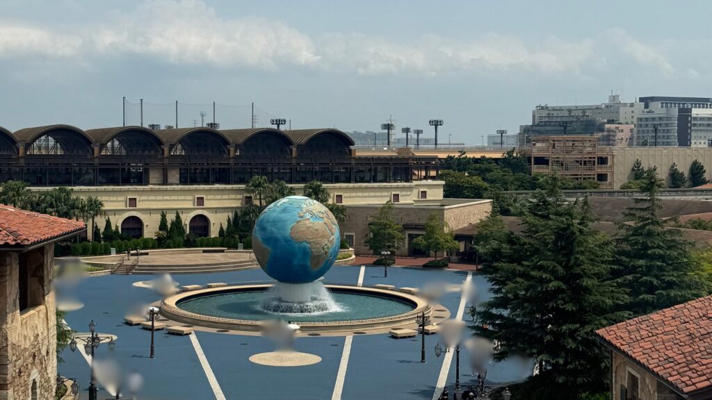 ミラコスタから見たアクアスフィア