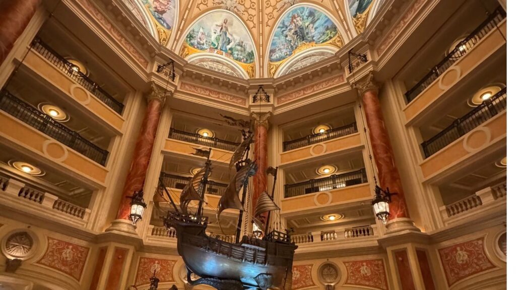 ホテル・ミラコスタのロビー