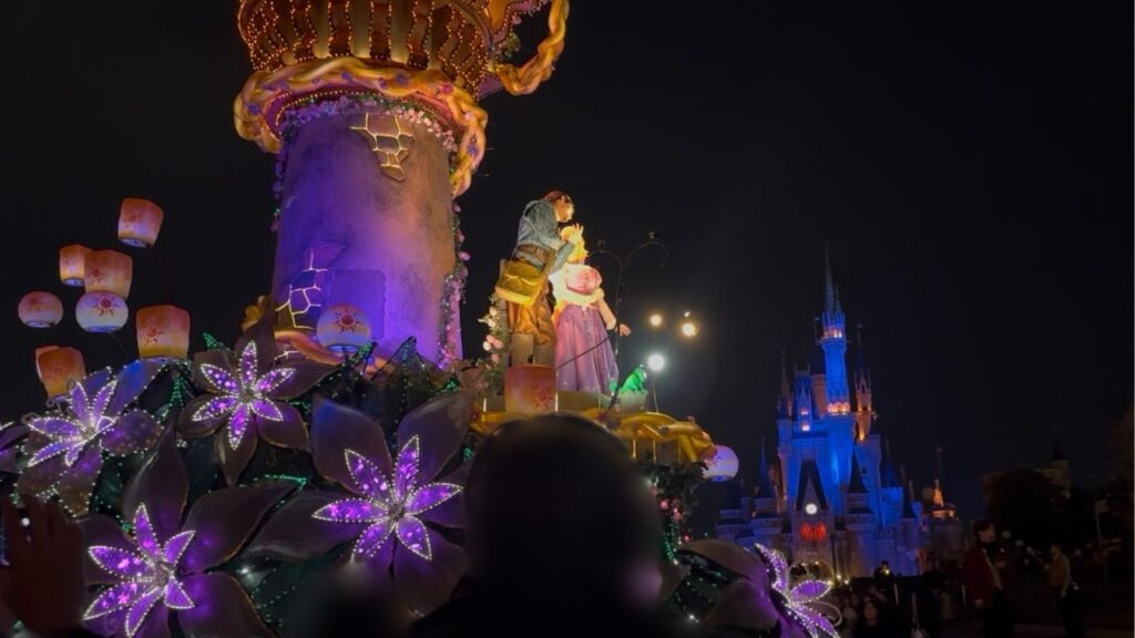 エレクトリカルパレードのラプンツェルとフリン・ライダー